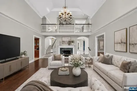 54 Hamilton Drive North Caldwell NJ 07006