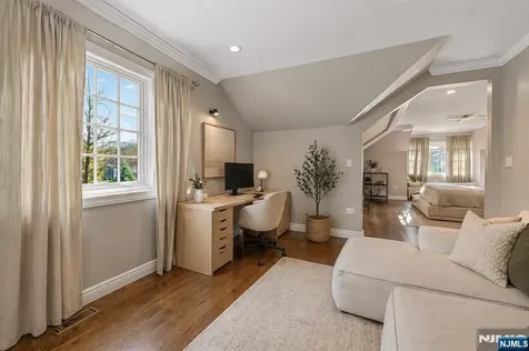 54 Hamilton Drive North Caldwell NJ 07006