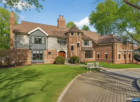 54 Hamilton Drive North Caldwell NJ 07006