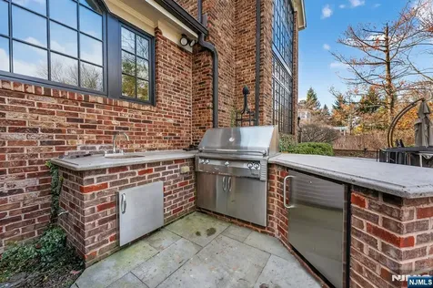 54 Hamilton Drive North Caldwell NJ 07006