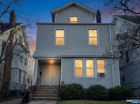 64 Schuyler Avenue Newark NJ 07112