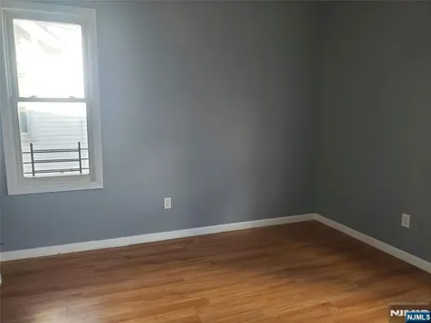 64 Schuyler Avenue Newark NJ 07112