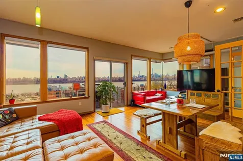 152 Pine Street Cliffside Park NJ 07010