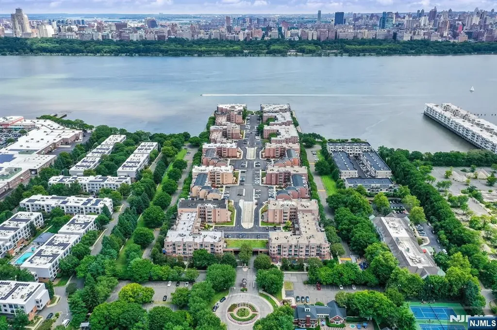 403 Livingston Court Edgewater NJ 07020