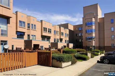 403 Livingston Court Edgewater NJ 07020