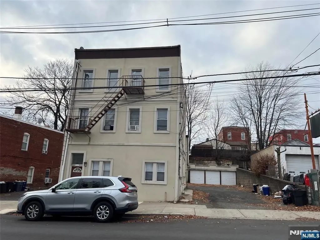 159 Westminster Place Lodi NJ 07644