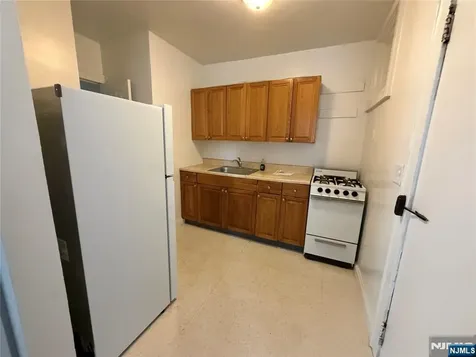 159 Westminster Place Lodi NJ 07644