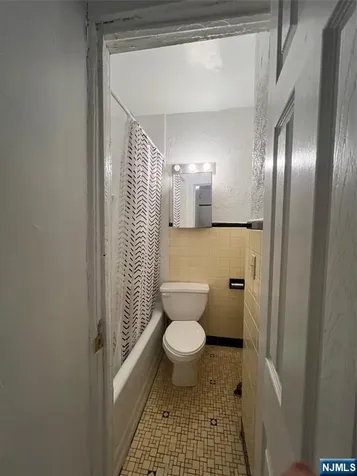 159 Westminster Place Lodi NJ 07644