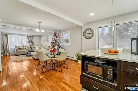 342 Lincoln Avenue Elmwood Park NJ 07407