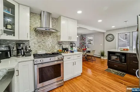 342 Lincoln Avenue Elmwood Park NJ 07407