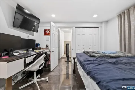 342 Lincoln Avenue Elmwood Park NJ 07407