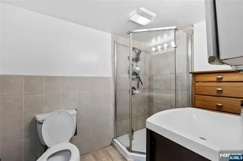 342 Lincoln Avenue Elmwood Park NJ 07407
