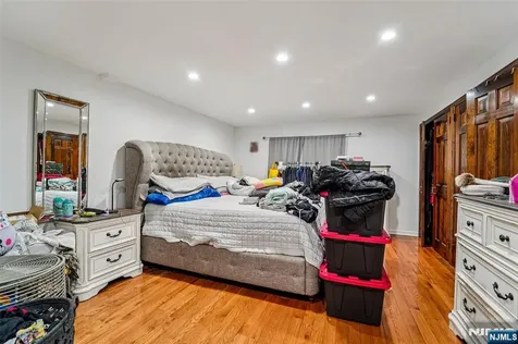 342 Lincoln Avenue Elmwood Park NJ 07407