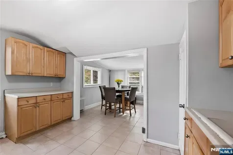 342 Lincoln Avenue Elmwood Park NJ 07407