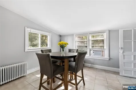 342 Lincoln Avenue Elmwood Park NJ 07407