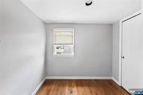 342 Lincoln Avenue Elmwood Park NJ 07407