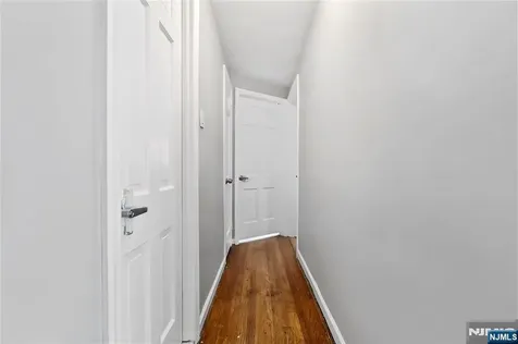 342 Lincoln Avenue Elmwood Park NJ 07407