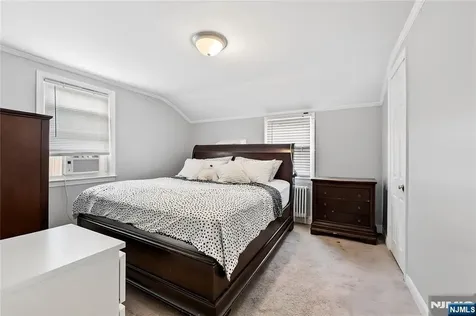 342 Lincoln Avenue Elmwood Park NJ 07407