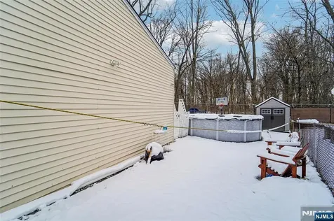 342 Lincoln Avenue Elmwood Park NJ 07407