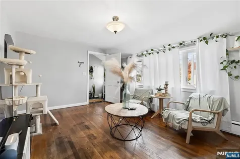 342 Lincoln Avenue Elmwood Park NJ 07407