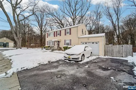 342 Lincoln Avenue Elmwood Park NJ 07407