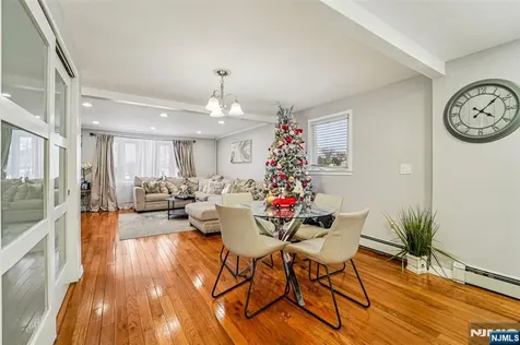 342 Lincoln Avenue Elmwood Park NJ 07407