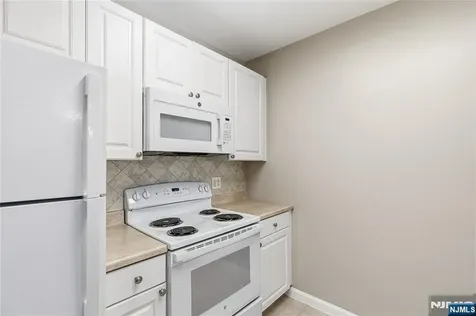 905 River Road Edgewater NJ 07020