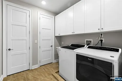 9 Somerset Lane Edgewater NJ 07020