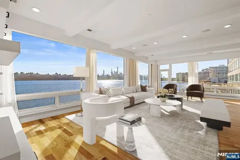 9 Somerset Lane Edgewater NJ 07020