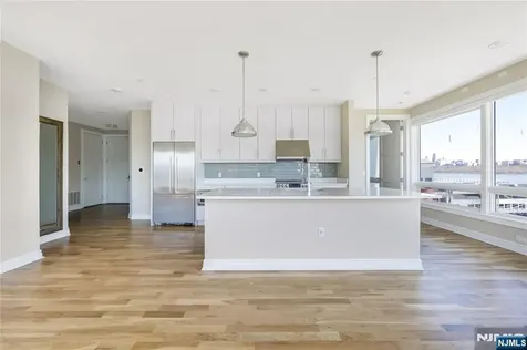 15 Somerset Edgewater NJ 07020