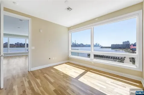 15 Somerset Edgewater NJ 07020