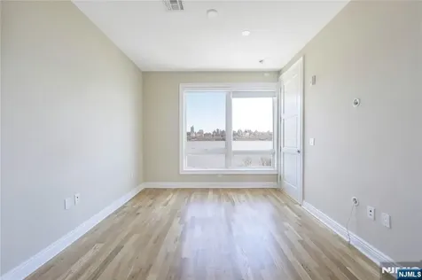 15 Somerset Edgewater NJ 07020