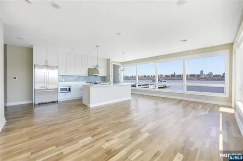 15 Somerset Edgewater NJ 07020