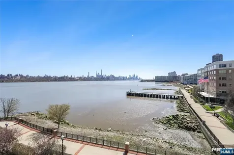 15 Somerset Edgewater NJ 07020
