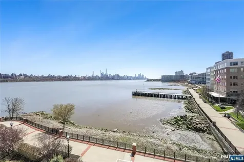 15 Somerset Edgewater NJ 07020