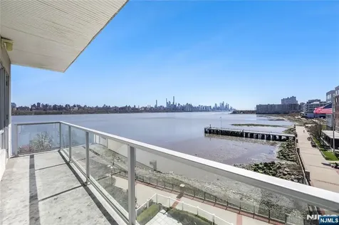 15 Somerset Edgewater NJ 07020