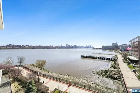 15 Somerset Edgewater NJ 07020