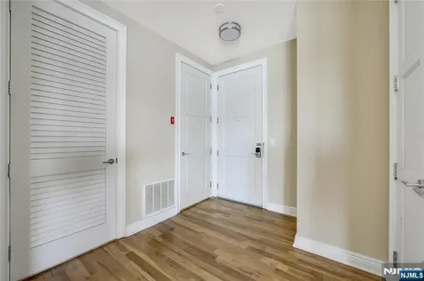 15 Somerset Edgewater NJ 07020