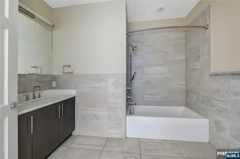 15 Somerset Edgewater NJ 07020