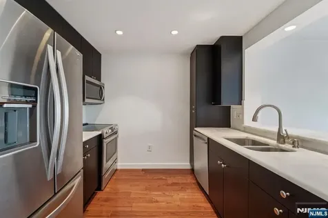 3118 City Place Edgewater NJ 07020