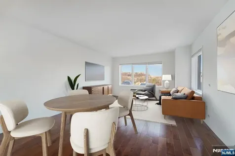 3118 City Place Edgewater NJ 07020