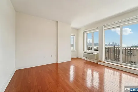 5311 City Place Edgewater NJ 07020