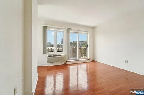 5311 City Place Edgewater NJ 07020