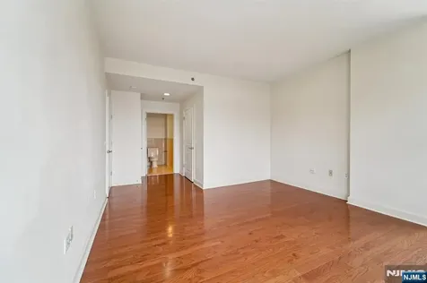 5311 City Place Edgewater NJ 07020