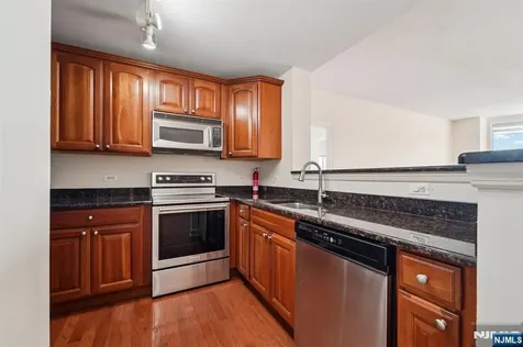 5311 City Place Edgewater NJ 07020