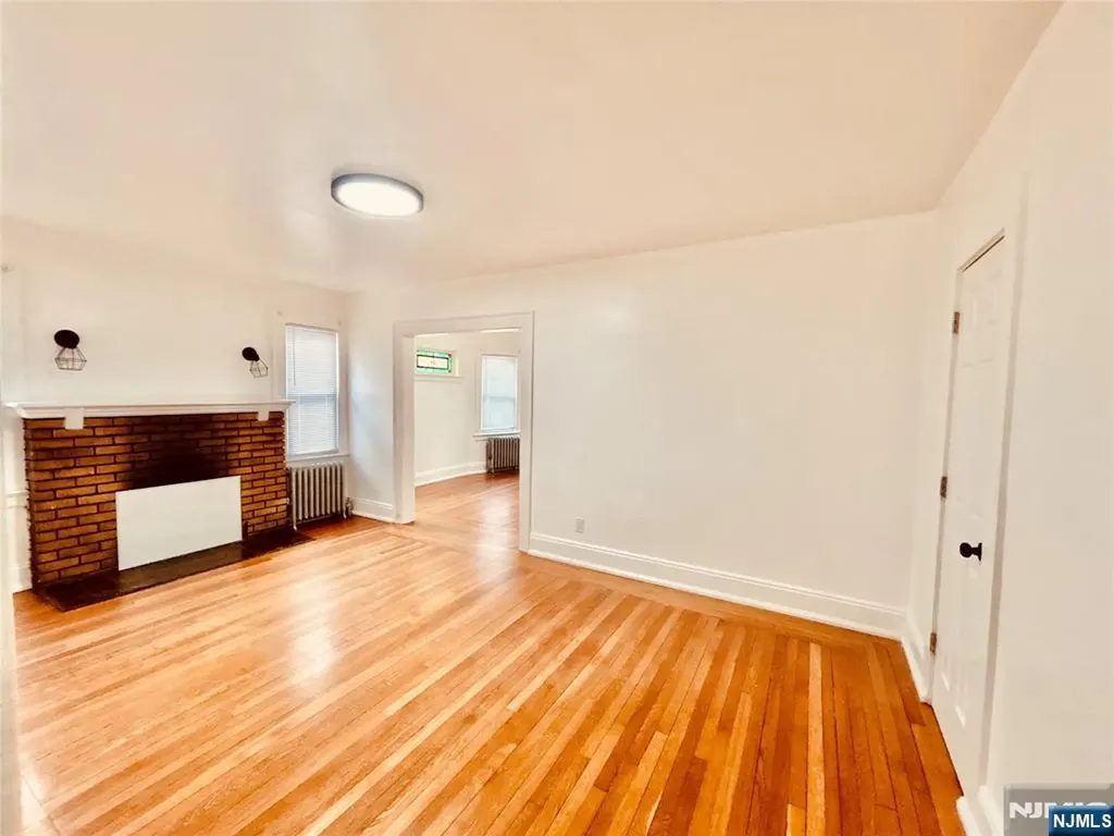 419 Lake Avenue Lyndhurst NJ 07071