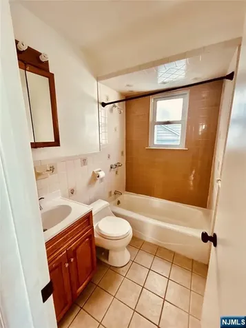 419 Lake Avenue Lyndhurst NJ 07071
