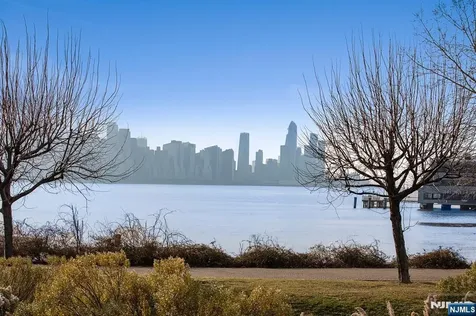 129 The Promenade Edgewater NJ 07020