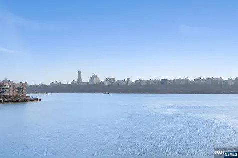 129 The Promenade Edgewater NJ 07020