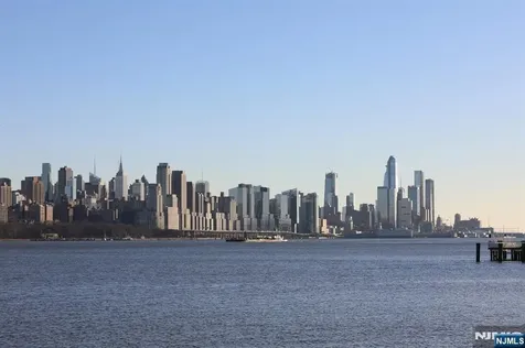 129 The Promenade Edgewater NJ 07020